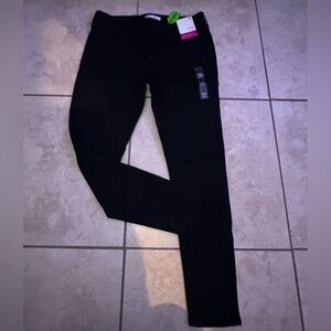 Black Skinny Jeans (low/mid rise)